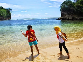 Eksotisnya Pantai Batu Bengkung Di Malang Selatan Jawa Timur