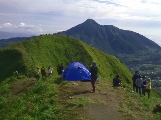 9 Gunung Dengan Ketinggian Kurang Dari 2 500 MDPL Yang 